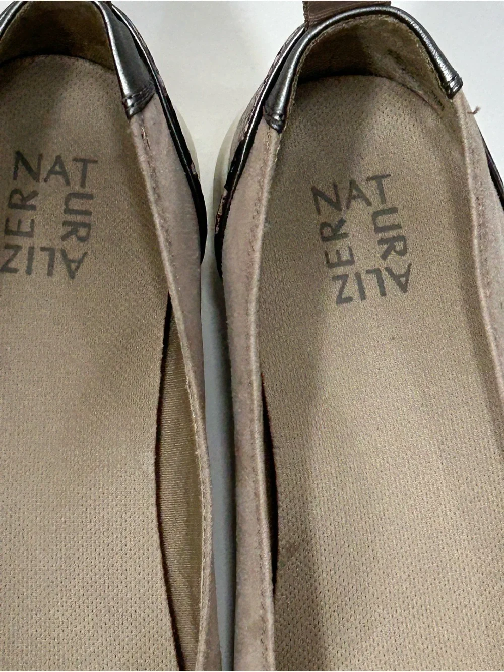 Naturalizer Harris Women’s Size 8.5 M US Shoes Synthetic Beige Comfort Flats